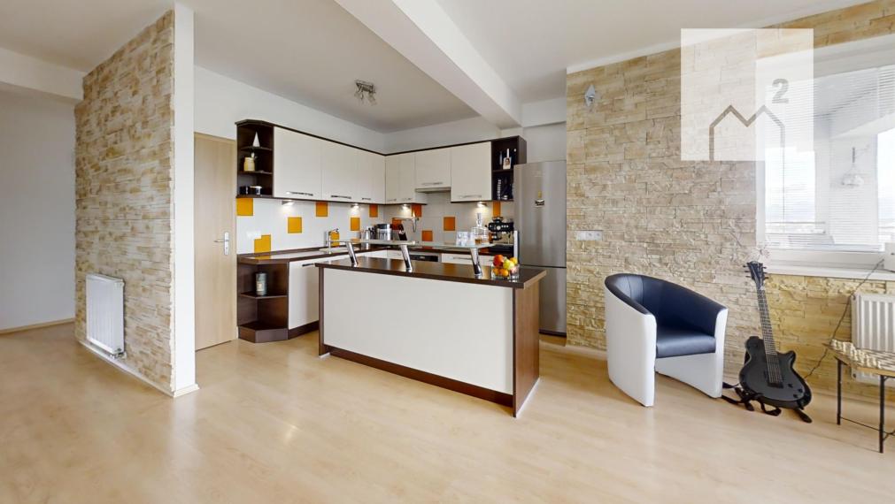 4-izb. byt s veľkou terasou, park. miesto a garáž v cene