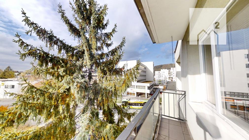 Priestranný 3-izbový byt s balkónom a lodžiou na Predmestskej ulici v Žiline