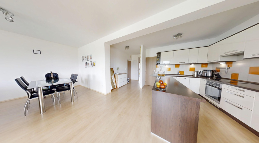 4-izb. byt s veľkou terasou, park. miesto a garáž v cene