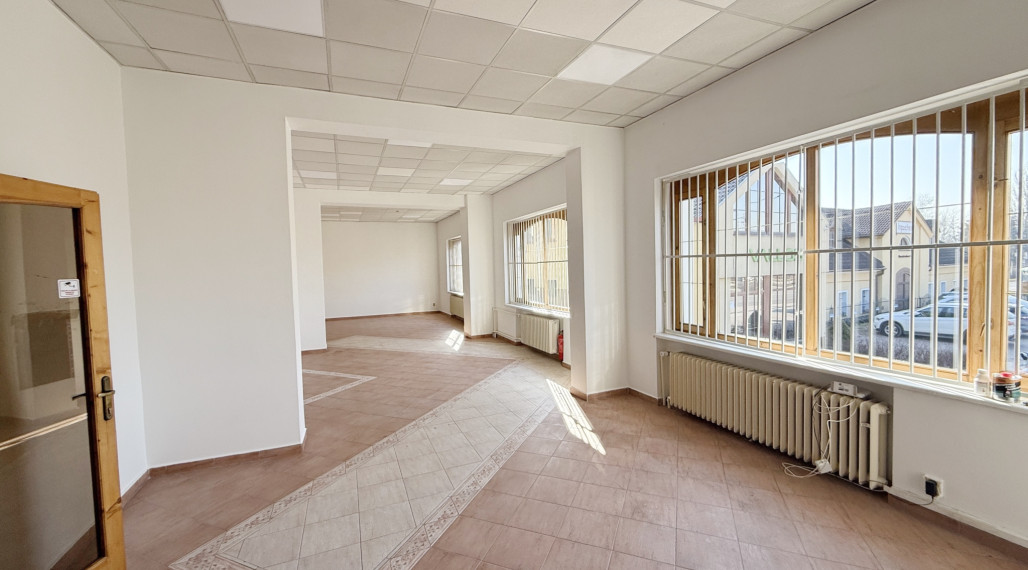 Obchodné priestory v blízkosti frekventovanej cesty | 128 m