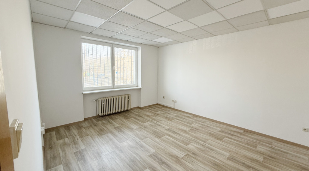 2 kancelárie a zázemie s výmerou 40 m2 | Budatín