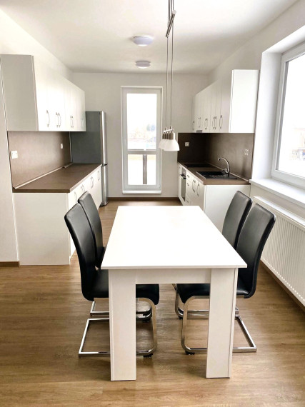 Predaj: NOVOSTAVBA 3 izbový byt s balkónom a 2 parkovacími miestami - Maršová-Rašov