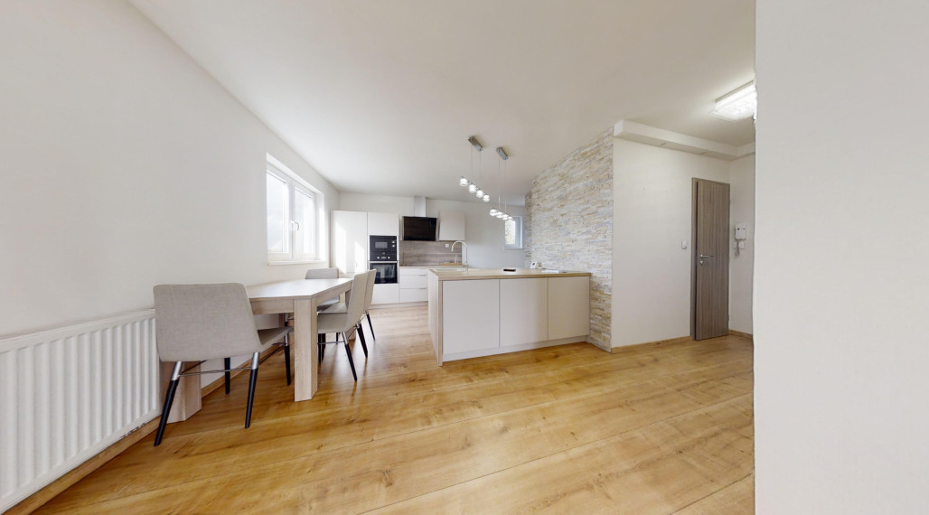 Prenájom 3-izb. mezonetu 125 m2 kúsok od centra | pekne zariadený | loggia plus dva balkóny
