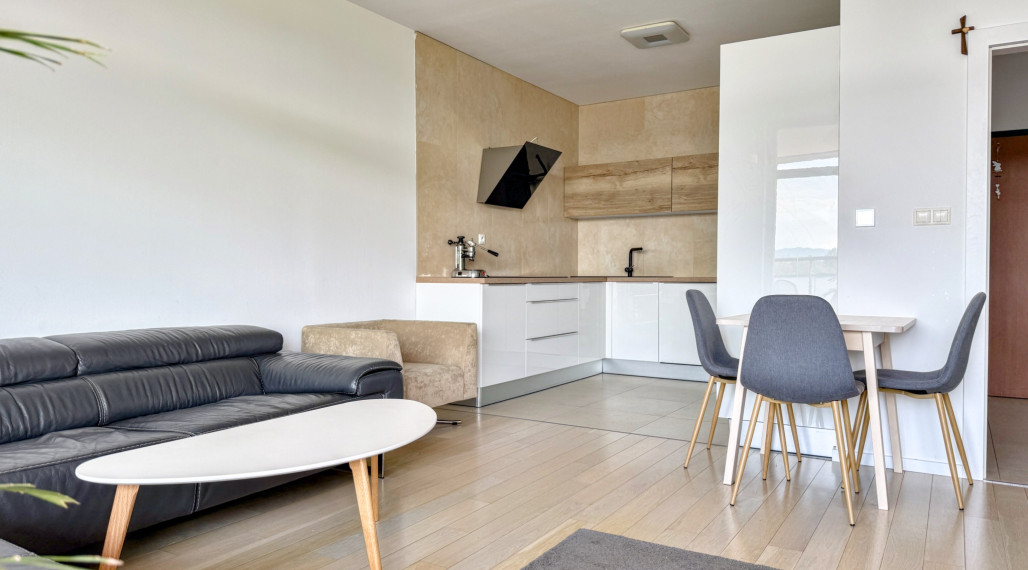 NOVINKA: Krásny priestranný 2-izb. byt s veľkou terasou | 65 m2 | Europalace