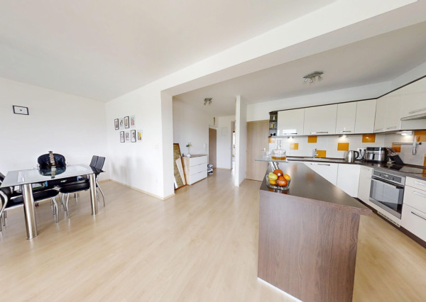 4-izb. byt s veľkou terasou, park. miesto a garáž v cene