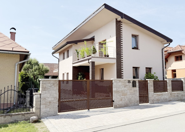 5-izb. RD Mojš s krásnym pozemkom a veľkým humnom | 750 m2