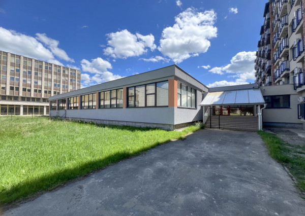 Polyfunkčná budova | 1100 m2 plus pozemok | Ružomberok