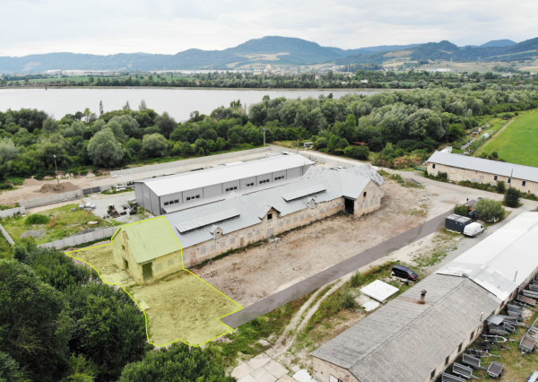 Pozemok na priemysel a skladovanie | časť haly | 270 m2 | pozemok 950 m2