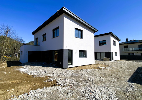 Novostavba 5-izbová vila, 175m2, Považský Chlmec - ZA