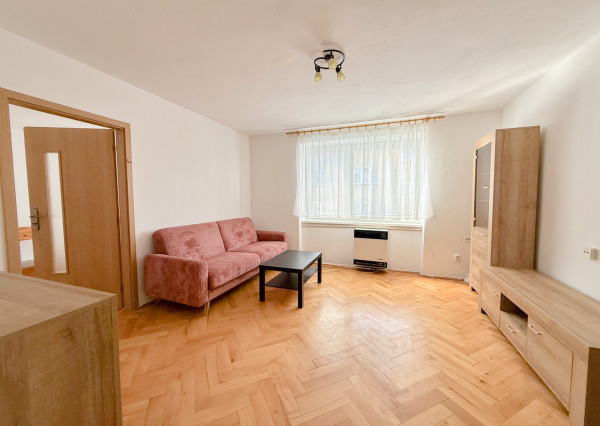 Prenájom 2i | blízko centra | zariadený | 62 m2 | Hollého