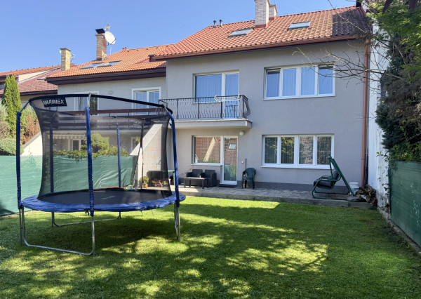 Pripravujeme RD | Budatín | 297 m2 | radovka z r. 2000