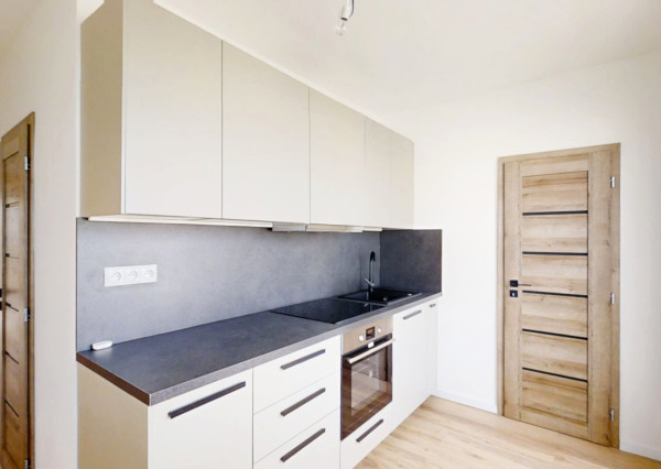 REZERVOVANÝ: Moderný 2-izbový byt po kompletnej rekonštrukcii, Žilina – Vlčince