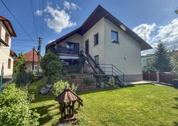 PRIPRAVUJEME: RD s dvomi byt. jednotkami | 400 m2 | čiast. rek. | Varín