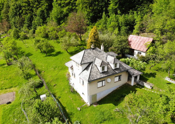 Predaj: Rodinný dom s pozemkom 3.429 m2 - Veľké Rovné
