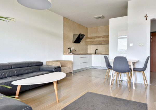 Krásny klimatizovaný 2-izb. byt s veľkou terasou | 72 m2 | Europalace