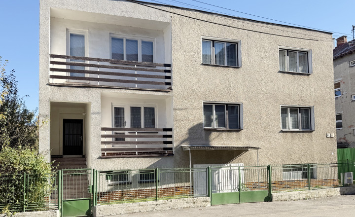 Mestská dvojvila - Staré mesto | 444 m2 | na rekonštrukciu - fotografia 1