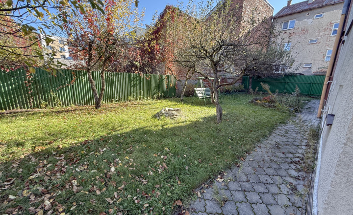 Mestská dvojvila - Staré mesto | 444 m2 | na rekonštrukciu - fotografia 8