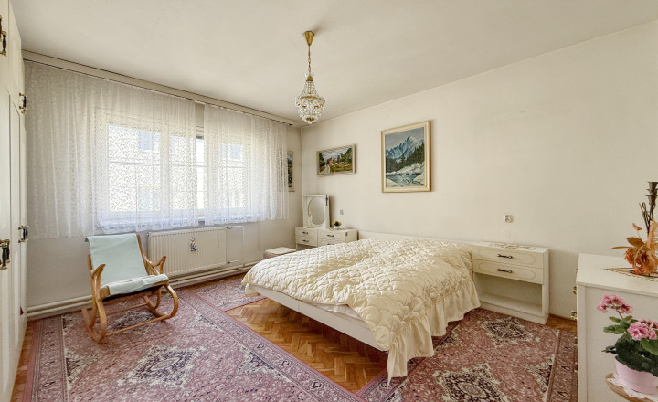 Mestská dvojvila - Staré mesto | 444 m2 | na rekonštrukciu - fotografia 9