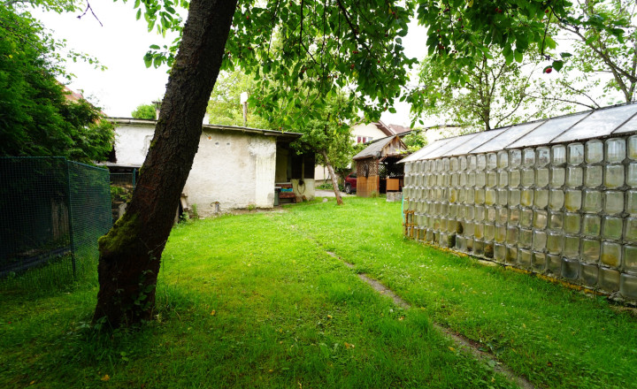REZERVOVANÝ: RD s dvomi bytmi a predajňou | Bôrik | 708 m2 - fotografia 3