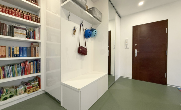 PREDANÝ: Vkusne zrekonštruovaný 3+kk | 68 m2 | 2x šatník | loggia - fotografia 3