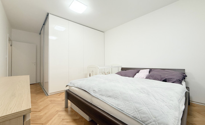 PREDANÝ: Vkusne zrekonštruovaný 3+kk | 68 m2 | 2x šatník | loggia - fotografia 4
