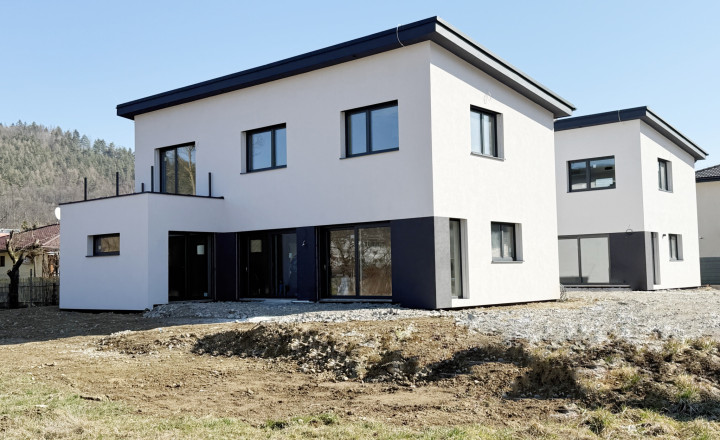 5-izb. rodinný viladom s výmerou 175 m2 | 442 m2 pozemok - fotografia 1