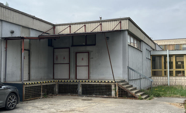 PREDANÉ: Polyfunkčná budova 1100 m2 | 2566 m2 priľahlých pozemkov | Ružomberok - fotografia 8