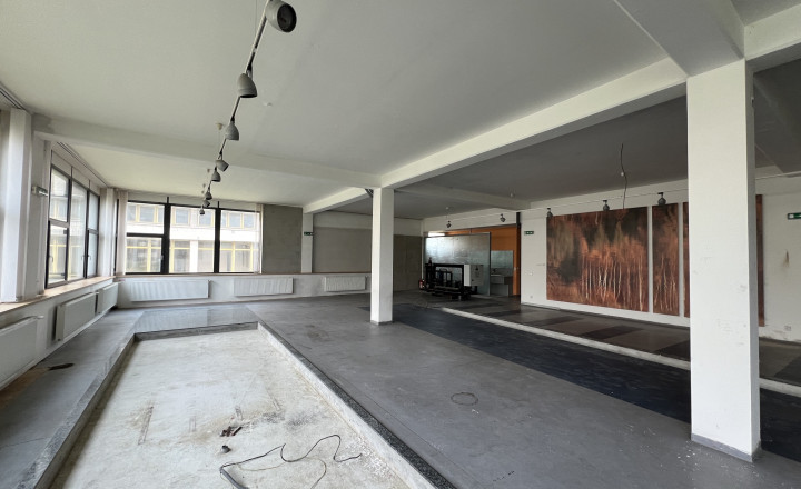 PREDANÉ: Polyfunkčná budova 1100 m2 | 2566 m2 priľahlých pozemkov | Ružomberok - fotografia 9
