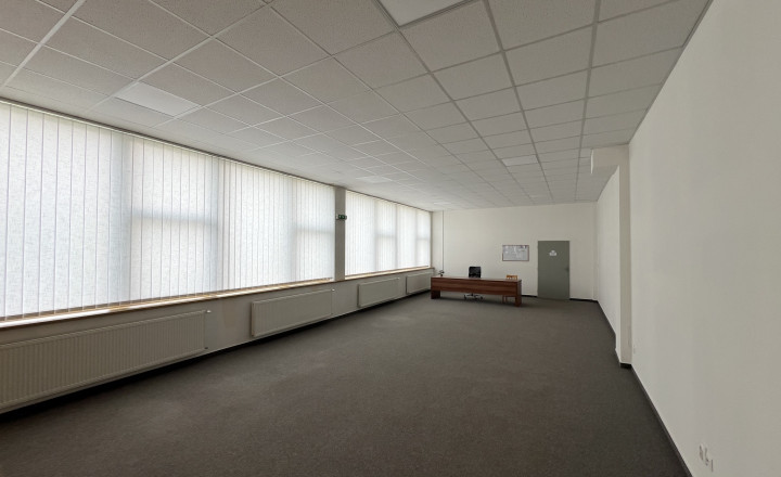 PREDANÉ: Polyfunkčná budova 1100 m2 | 2566 m2 priľahlých pozemkov | Ružomberok - fotografia 6