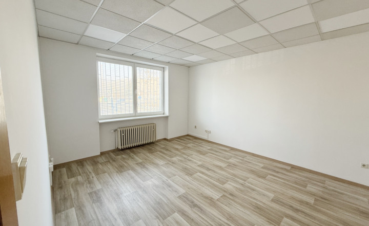 2 kancelárie a zázemie s výmerou 40 m2 | Budatín