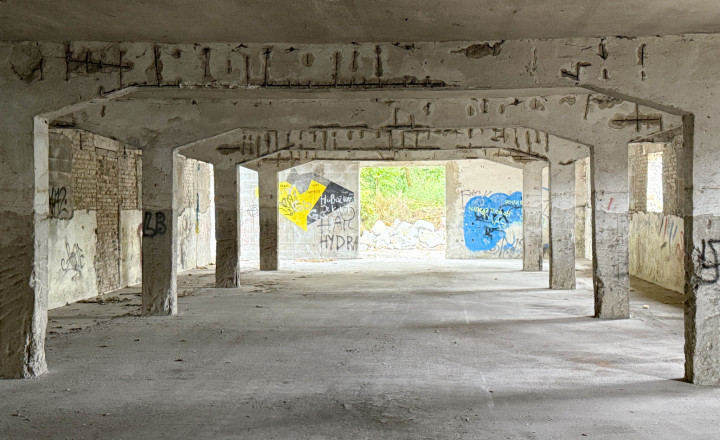 Pozemok na priemysel a skladovanie | časť haly | 270 m2 | pozemok 950 m2 - fotografia 3