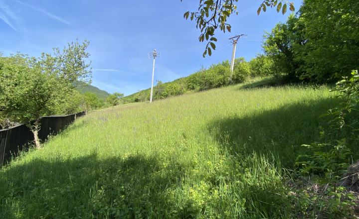 Slnečný pozemok s výhľadom na hrad, Lednica - Púchov, 4033 m² - fotografia 5