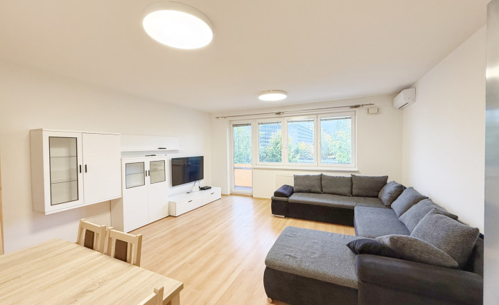 PRENAJATÝ: 4i o výmere 92 m2 | dva balkóny | garážové stojisko | zariadený