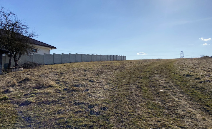 STAVEBNÝ POZEMOK S MOŽNOSŤOU VÝSTAVBY RODINNÝCH DOMOV, 2084m2 - Kľače, Žilina - fotografia 5