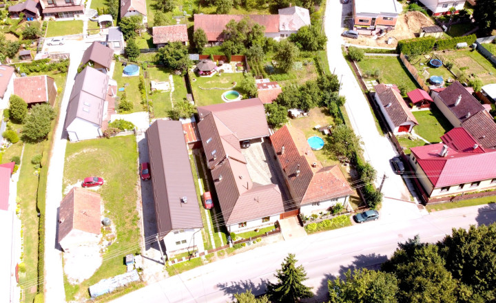 REZERVOVANÝ: Zmodernizovaný RD na bývanie aj podnikanie | 752 m2 | Rosina - fotografia 3