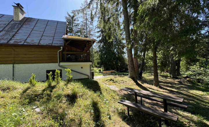 Rekreačná chata s vlastným pozemkom v srdci Rajeckej doliny - fotografia 4