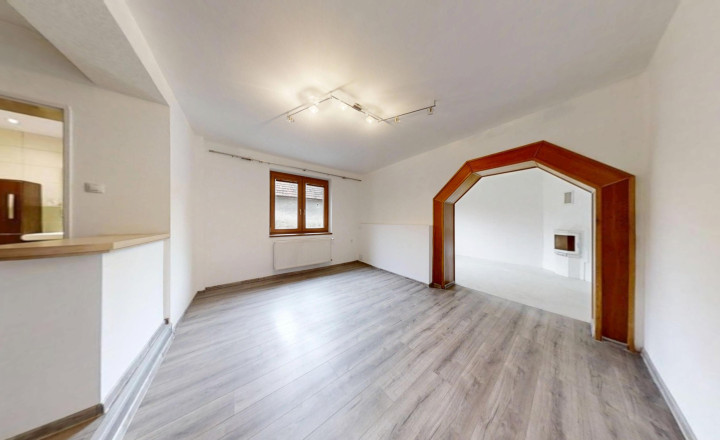 REZERVOVANÝ: Zmodernizovaný RD na bývanie aj podnikanie | 752 m2 | Rosina - fotografia 12