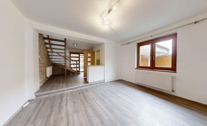 REZERVOVANÝ: Zmodernizovaný RD na bývanie aj podnikanie | 752 m2 | Rosina - fotografia 11