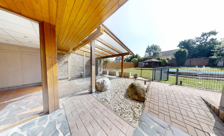 REZERVOVANÝ: Zmodernizovaný RD na bývanie aj podnikanie | 752 m2 | Rosina - fotografia 17