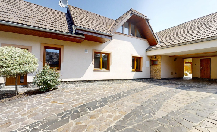 REZERVOVANÝ: Zmodernizovaný RD na bývanie aj podnikanie | 752 m2 | Rosina - fotografia 14