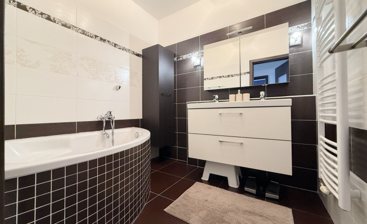 Predaj veľkometrážneho 3i bytu | 111 m2 | Žilina | Jánošíkova | 2x balkón | výťah - fotografia 8
