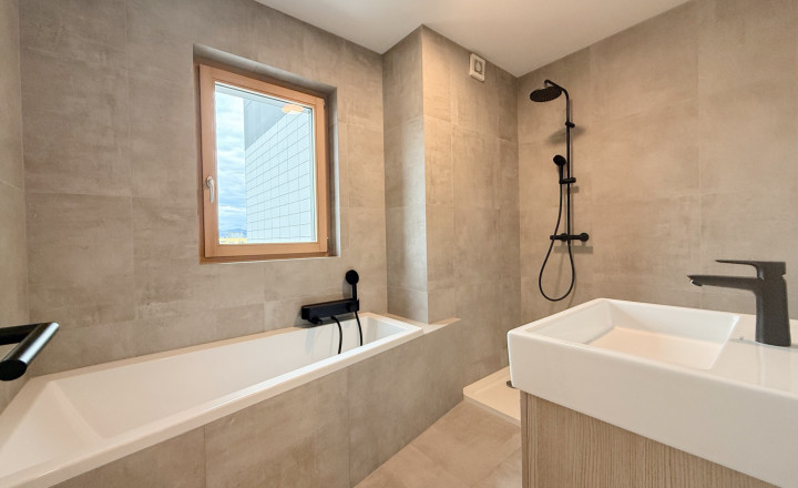 Predaj 2-izb. bytu s balkónom v komplexe Europalace | 65 m2 - fotografia 7