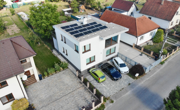 Predaj veľkého 6-izb. RD aj na firmu | 800 m2 | Mojš - fotografia 2