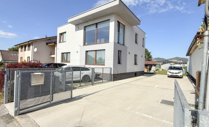 Predaj veľkého 6-izb. RD aj na firmu | 800 m2 | Mojš