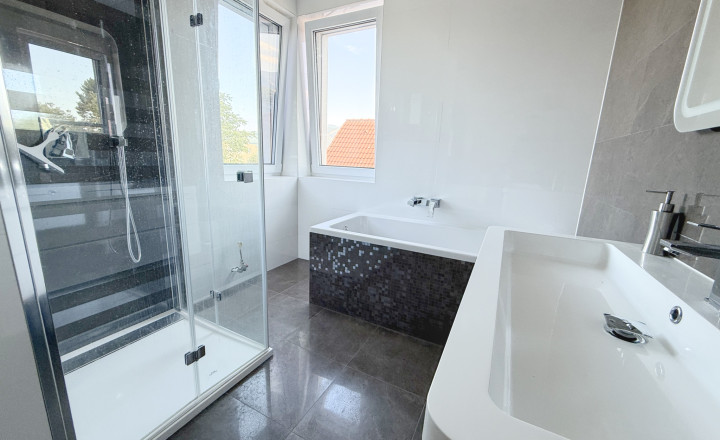 Predaj veľkého 6-izb. RD aj na firmu | 800 m2 | Mojš - fotografia 8