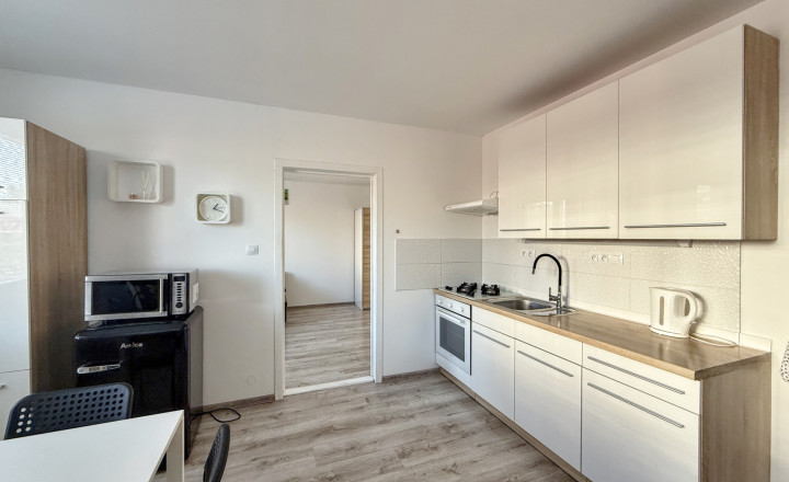Prenájom 1-izb. bytu | Zvolenská | 41 m2 | zariadený | po rekonštrukcii