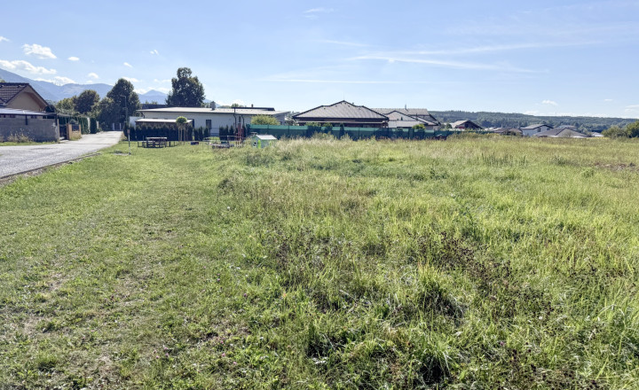 Predaj | stavebný pozemok | Mojš | 668 m2 | IS pri pozemku - fotografia 1
