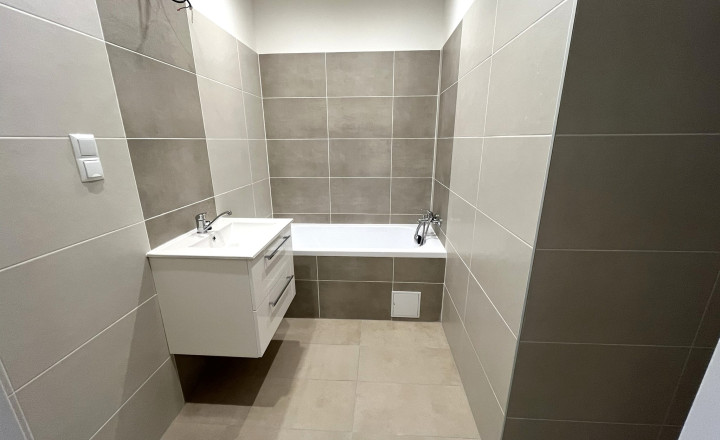 Predaj: Kompletne zrekonštruovaný 3 izbový byt s 2 balkónmi, ul. Ústecká, Žilina-Vlčince - fotografia 10