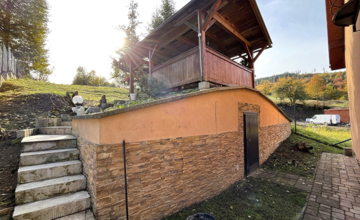 Predaj: 4 izbový rodinný dom Prostredný Vadičov s veľkým pozemkom - fotografia 11